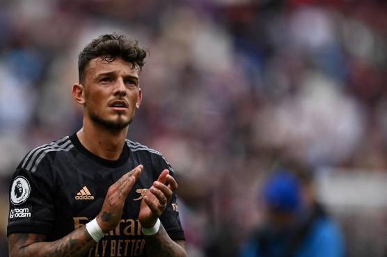 Arsenal recibe otro revés en la Premier League y la tabla de posiciones arde; Manchester City se enfila al título