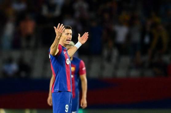 Lewandowski comenzó la remontada para el Barcelona.