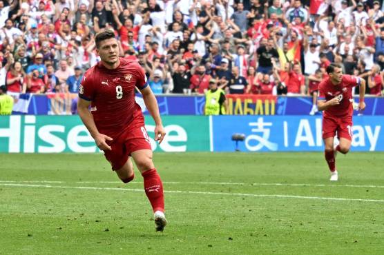 Luka Jovic salvó a Serbia de la derrota en la jornada dos de la Eurocopa.