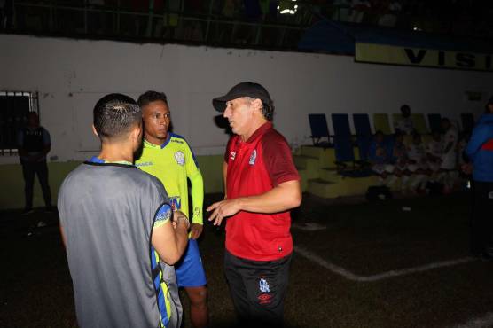 Olimpia bate al Olancho FC con gol de Edwin Solano, que tenía un minuto de estar en el campo; escalada del león en la tabla