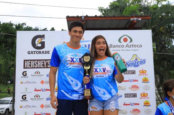 Gabriel Martínez y Michell Ramírez, ambos de Delfines Sampedranos, son los nadadores que mayor destacan a nivel nacional.