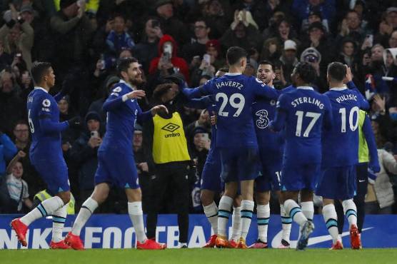 Chelsea no tiene problemas con el Bournemounth, pero sigue fuera de puestos de Champions en la Premier League