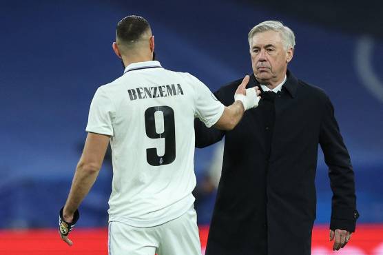 Carlo Ancelotti: “Las noticias sobre el regreso de Karim Benzema al Real Madrid son falsas. Son noticias falsas. No hablé con el club sobre Karim Benzema y su posible regreso”.