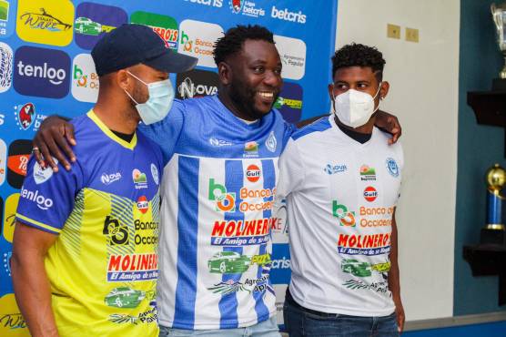 Carlos Róchez, Wilmer Crisanto y Arnaldo Urbina también son parte del Victoria.