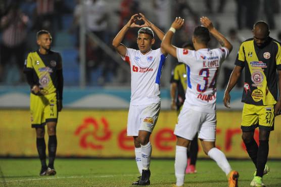 José Mario Pinto lideró la goleada del Olimpia ante Génesis. FOTO: Marvin Salgado