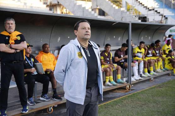 Jeaustin Campos continuará ligado al Real España para 2025.