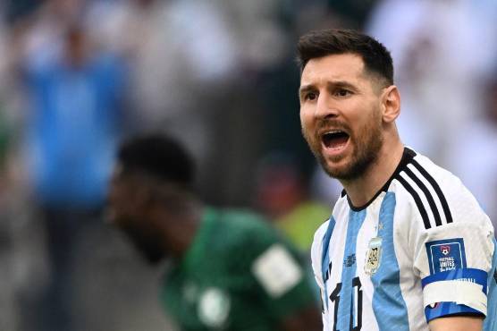 Lionel Messi no podía creer que Arabia Saudita le remontó en cinco minutos.