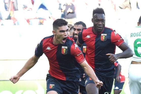 Johan Vázquez, jugador del Génova de Italia.