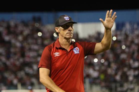 Bryan Beckeles se confiesa con Costly, su amistad con Diego Vázquez, la pelea con Troglio y el dardo a la Selección de Honduras