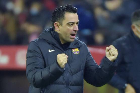 Xavi Hernández festejando el gol de Araújo en el empate 1-1 contra Sevilla. FOTO: AFP.