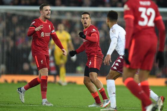 El Liverpool se mantiene a un punto del Manchester City en la Liga de Inglaterra.