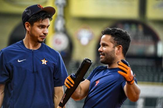 El venezolano José Altuve es uno de los amigos de Mauricio Dubón en los Astros.