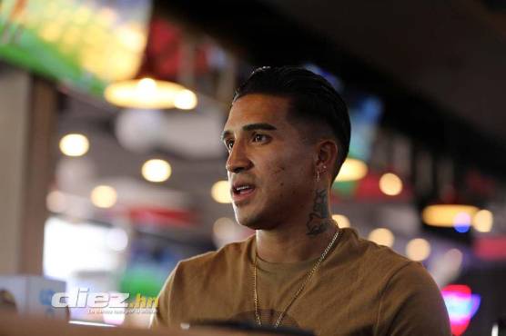 Michael Chirinos durante la entrevista con DIEZ en RadioHouse Casa Campo. Foto: David Romero.