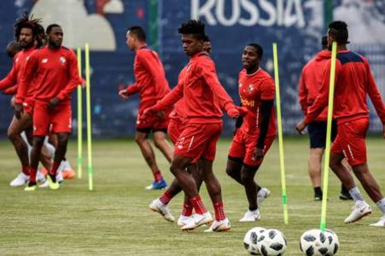 Panama's players take parrt in a training session in Saransk on June 11, 2018, ahead of the Russia 2018 World Cup. / AFP PHOTO / Juan BARRETO