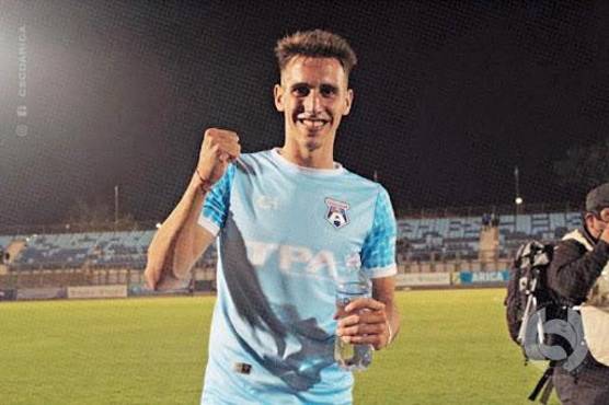 El argentino Rodrigo Auzmendi tiene 21 años y es un delantero con 1.91 metros de estatura.