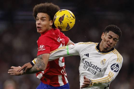 Así se está peleando en las alturas del Bernabéu. Witsel y Bellingham luchando por la número 5.