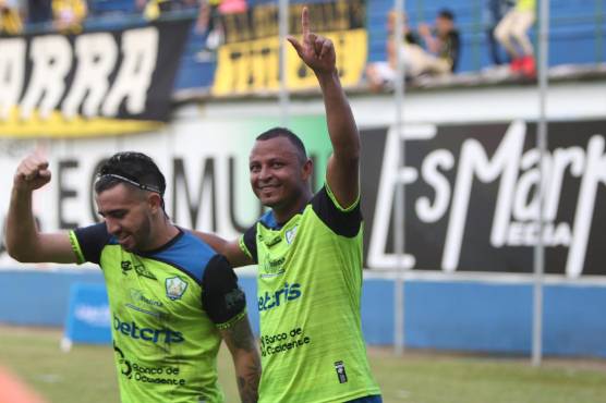 Ovidio Lanza, a pesar de no tener una buena cuota goleadora, es hombre importante en Olancho FC.