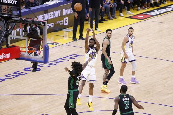 Los Warriors toman ventaja sobre los Boston Celtics y acarician el título de la NBA