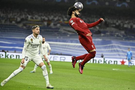 Con gol de Benzema, Real Madrid no tiene problemas con Liverpool y clasifica a los cuartos de final de la Champions