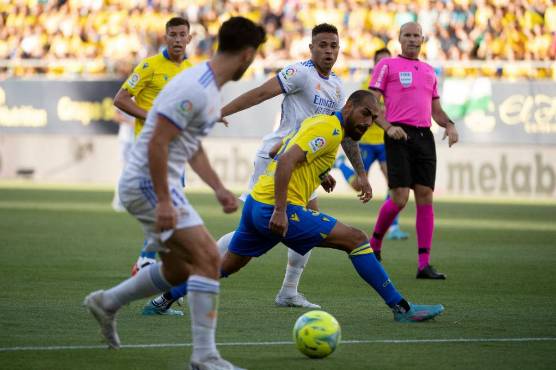 Real Madrid y Cádiz empatan 1-1 en el Nuevo Mirandilla.