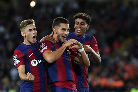 Con goles de Ferran y Fermín, Barcelona pone pie y medio en los octavos de final de la Champions Legue tras vencer al Shakhtar