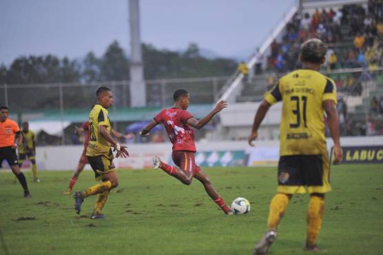 Palomo Rodríguez lo cuenta todo: ¿Le vendió un mal proyecto la directiva del Real España? ¿Siente el apoyo de los jugadores? ¿Hay compromiso en el club?