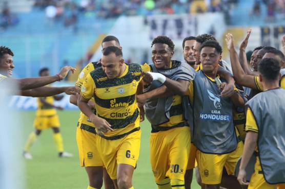 Devron García abrió el camino a la victoria aurinegra.