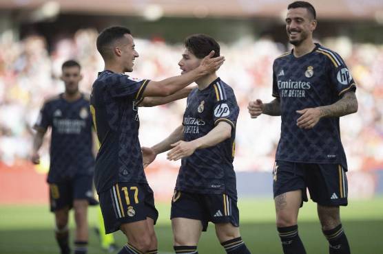 Lucas y Joselu, celebrando el gol de Fran García en el partido.