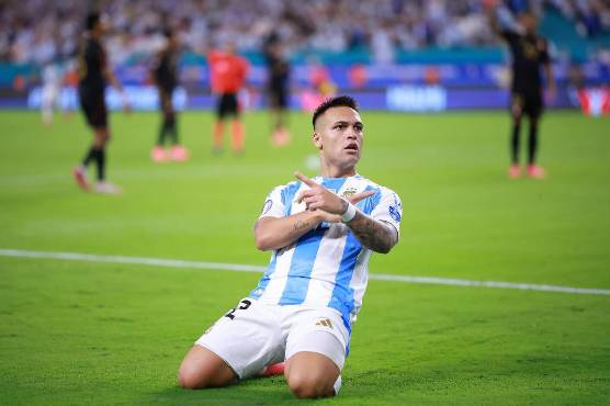 Lautaro Martínez marcó en los tres partidos de fase de grupos de la Copa América con la selección Argentina.