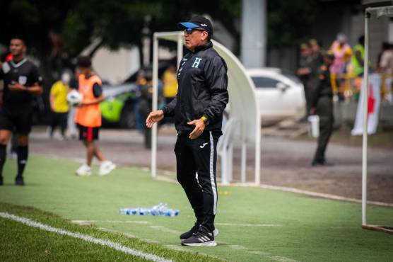 Emilio Umanzor, el técnico que buscará llevar a Honduras al Mundial Sub-20 de Chile 2025.