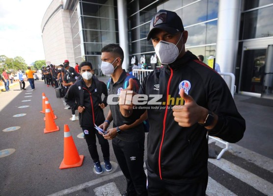 ¡Cánticos y nuevo look! La partida de Olimpia rumbo a Orlando para enfrentar al Montreal Impact