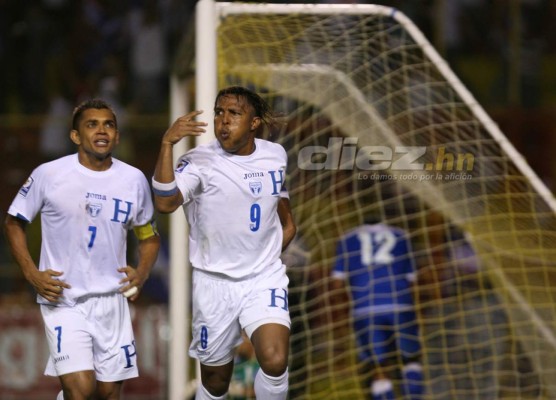 Roger Espinoza nos revela su 11 histórico de la Selección de Honduras