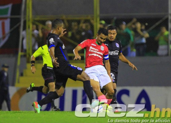 Las mejores imágenes del empate polémico entre Marathón-Olimpia