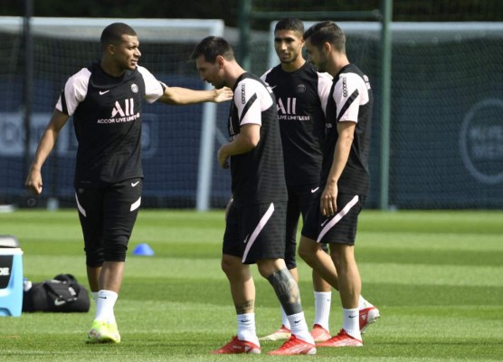 Messi se parte de la risa y su pulso con Neymar: así fue el segundo entrenamiento del argentino con el PSG