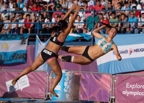 El balonmano de playa y las bellezas que crearon polémica en Argentina por vestimenta