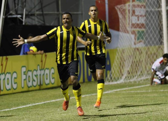 ¿Qué pasa en Real España? Llegaron como figuras y bajaron su rendimiento inexplicablemente