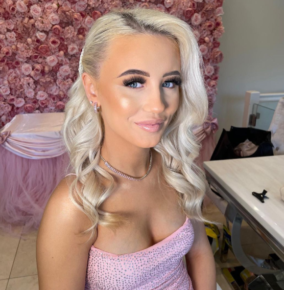 Le revisó el celular y explotó: crack del Manchester City es expulsado de un club de playa tras pelearse con su novia