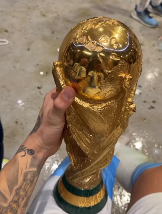 Hubo “perreo intenso”: La celebración íntima de Argentina en su camerino; le dejaron un dardo a Mbappé y Camavinga