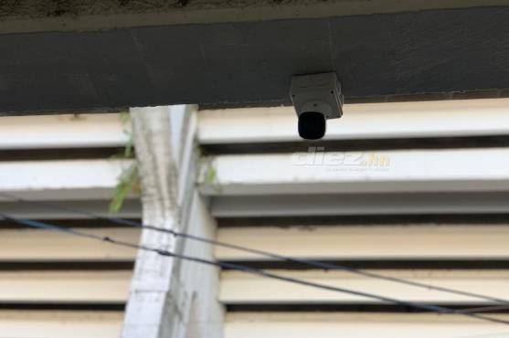 Operativo de seguridad: Policía Nacional y Real España instalan cámaras en el Morazán para controlar a los revoltosos en el clásico sampedrano