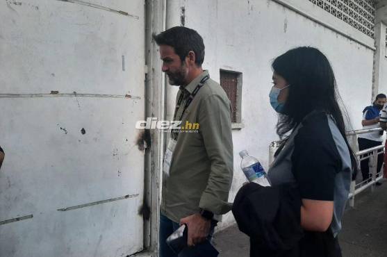 Thomas Christiansen, DT de Panamá, presente en el estadio Morazán. Foto: Franklin Martínez.