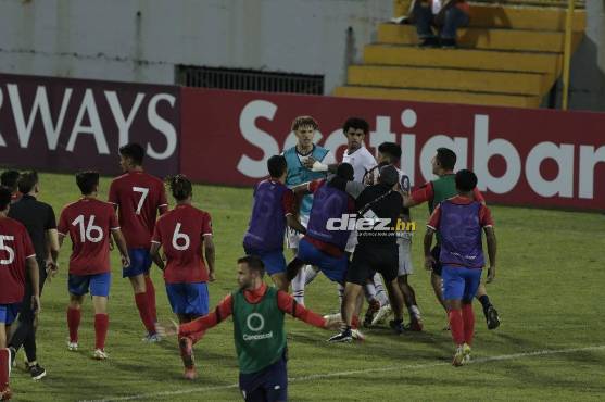 Solo un jugador de Estados Unidos fue sancionado por la Concacaf tras lo incidentes en el partido de cuartos de final del Premundial. Foto: Neptalí Romero.