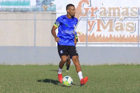 El defensor Deivy Balanta hará dupla cafetera con su compatriota Oidel Pérez.