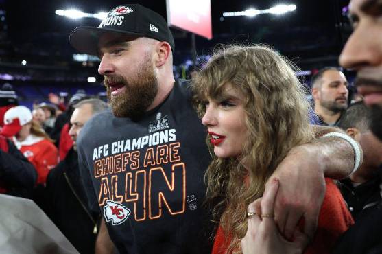 Taylor Swift, pareja de Kelce, celebrando el campeonato de los Chiefs.