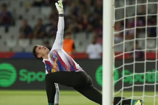 Ter Stegen peligra para jugar con el Barcelona, en su puesto puede entrar Iñaki Peña.