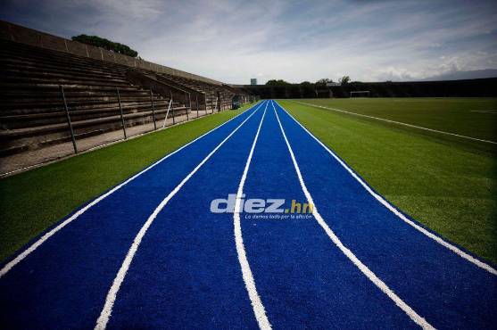 Adornado con una espectacular pista atlética, el viejo inmueble luce una nueva cara ante sus visitantes. FOTO: Emilio Flores.