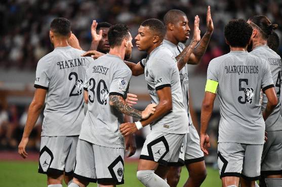 El PSG jugó con todas sus estrellas y lograron un triunfo por 2-1 en Japón.