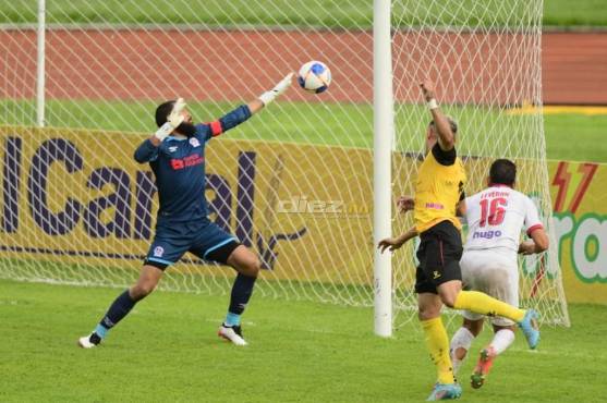 Omar Rosas anotó su primer gol ante Olimpia, el rival al quien siempre quiso castigar.