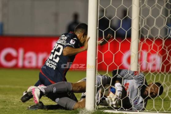 Edrick Menjívar pifió y así fue como Motagua igualó el partido tras remate de Roberto Moreira.