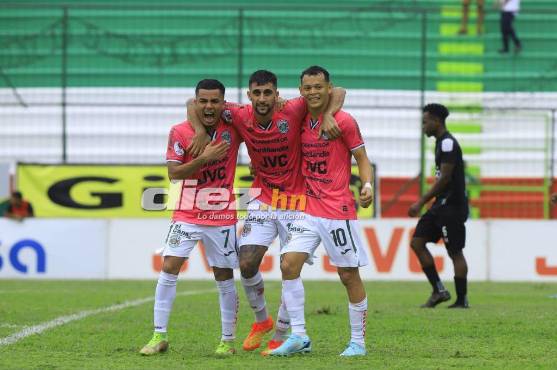 Lucas Campana y su doblete ante el Honduras Progreso. Foto: Melvin Cubas.