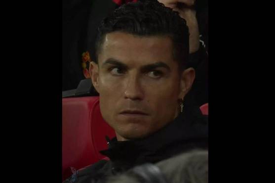La frustración de Cristiano Ronaldo por le mal momento que vive en el Manchester United es evidente.